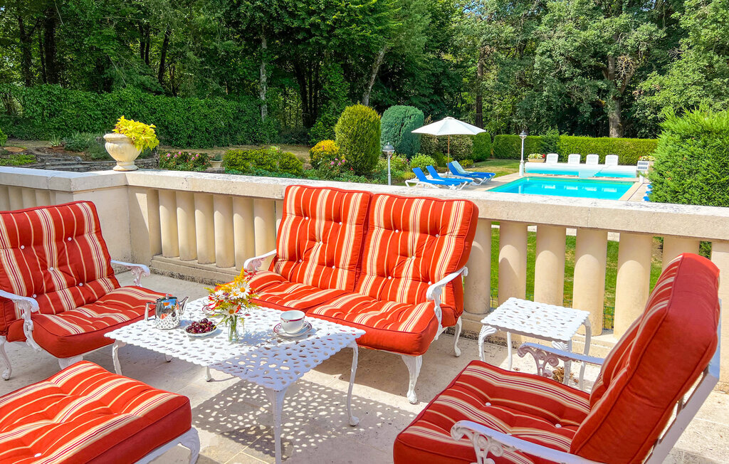 Château du 19e siècle avec piscine chauffée à Lencloître - Photo 22