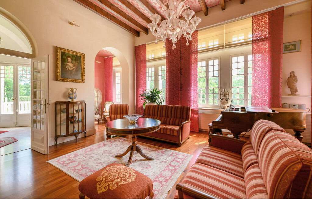 Château du 19e siècle avec piscine chauffée à Lencloître - Photo 32