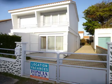 Location maison à La Barre de Monts, Maison tout confort près de la plage, 5 pers, jardin privé, terrasse, BBQ, vélos et parking inclus