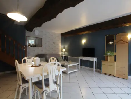 Gîte à Pontorson : maison à l'ancienne ferme avec terrasse - Photo 1