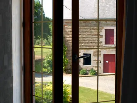 Gîte à Pontorson : maison à l'ancienne ferme avec terrasse - Photo 7