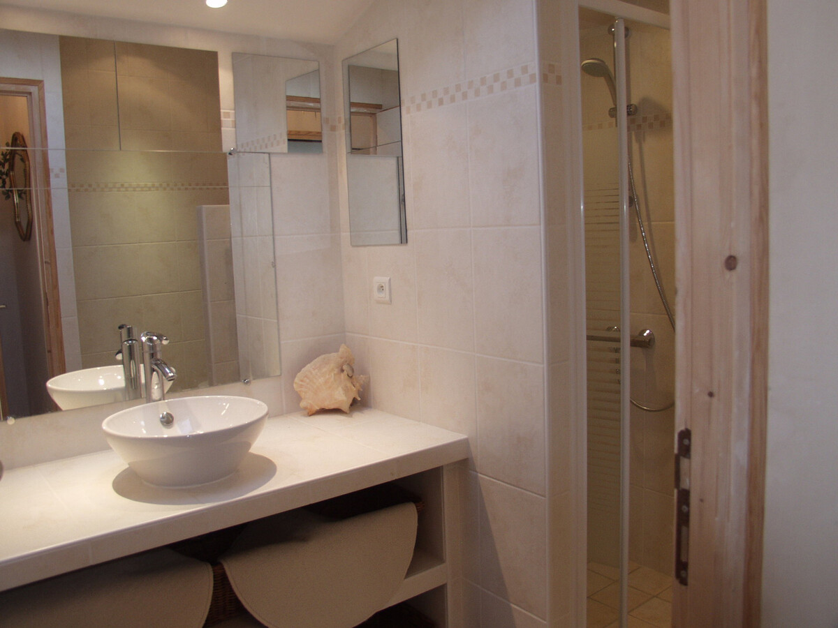 Maison 4 chambres Sauzon : vue mer, terrain clos 1000m² - Photo 10