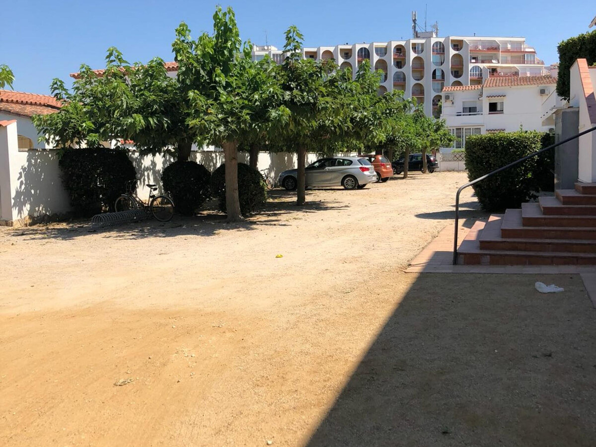 Appartement 1ère ligne de mer à Empuriabrava avec parking - Photo 8