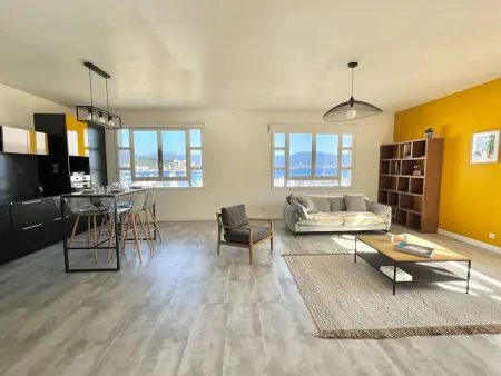 Location appartement à Ajaccio, Appartement 4 pièces climatisé, centre-ville Ajaccio, proche plages