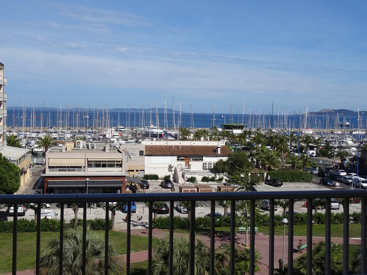 Duplex 5 pers, 2 terrasses avec vue mer à Hyères - Photo 1
