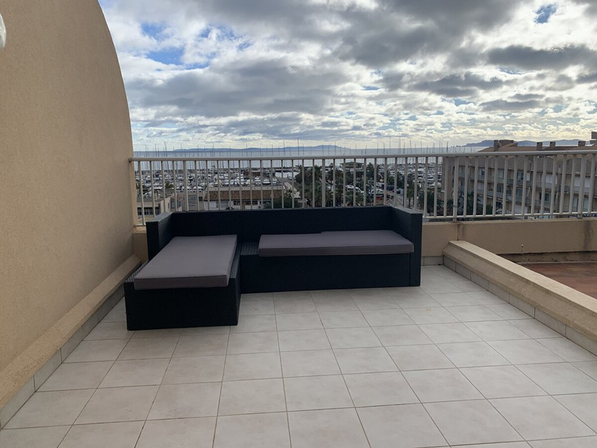 Duplex 5 pers, 2 terrasses avec vue mer à Hyères - Photo 9