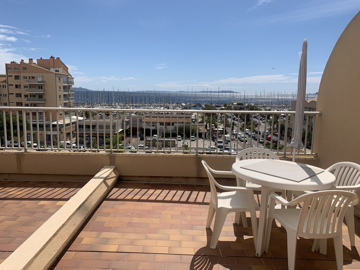 Duplex 5 pers, 2 terrasses avec vue mer à Hyères - Photo 13