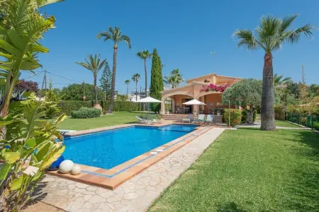 Mulholland Villa – Piscine d'eau salée et jardin à Son Bauló : photo 6