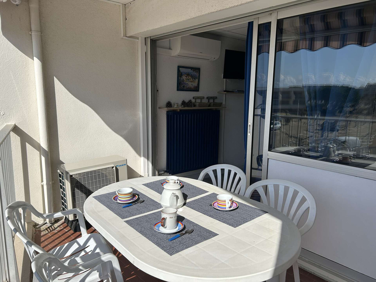 Deux pièces cabine rénové, 4 couchages, loggia, Port Camargue - Photo 1