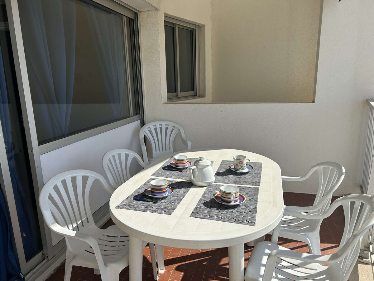 Deux pièces cabine rénové, 4 couchages, loggia, Port Camargue - Photo 2