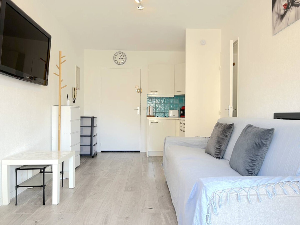 Appartement climatisé 2 pièces au cœur du Lavandou - Photo 2