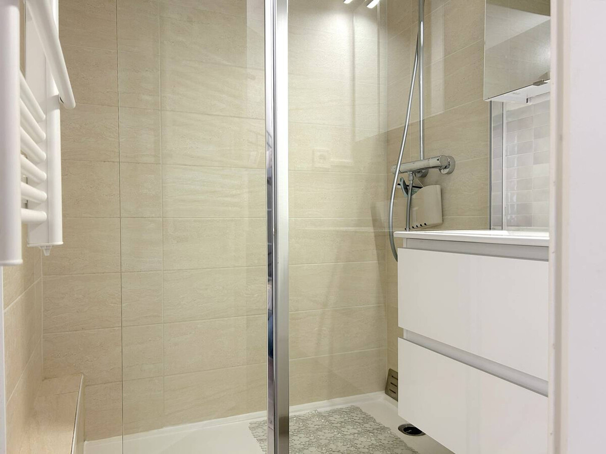 Appartement climatisé 2 pièces au cœur du Lavandou - Photo 6