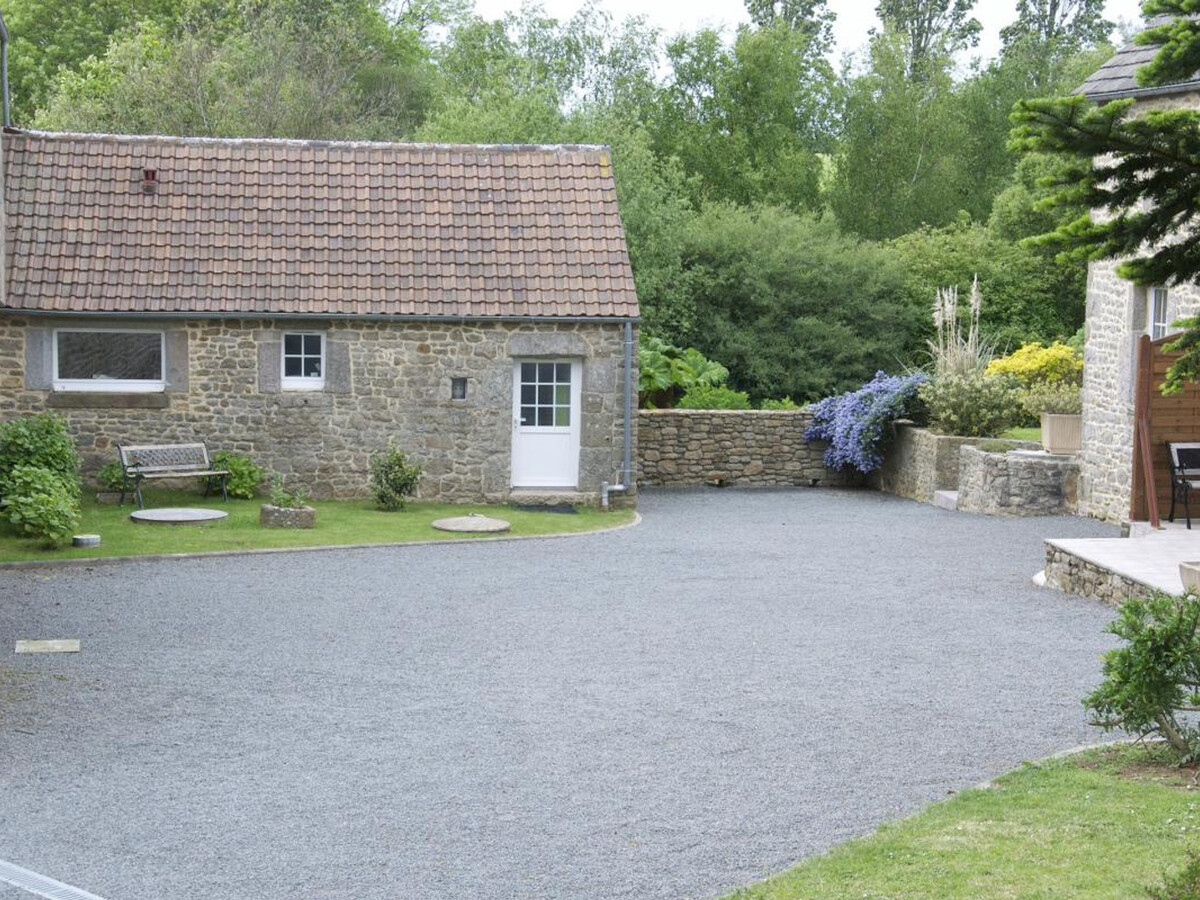 Gîte en pierre, jardin clos et terrasse privative à Clitourps - Photo 11
