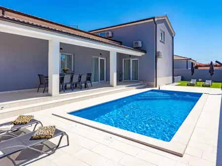 Villa Tea, 4 chambres avec piscine privée à Pula : photo 2