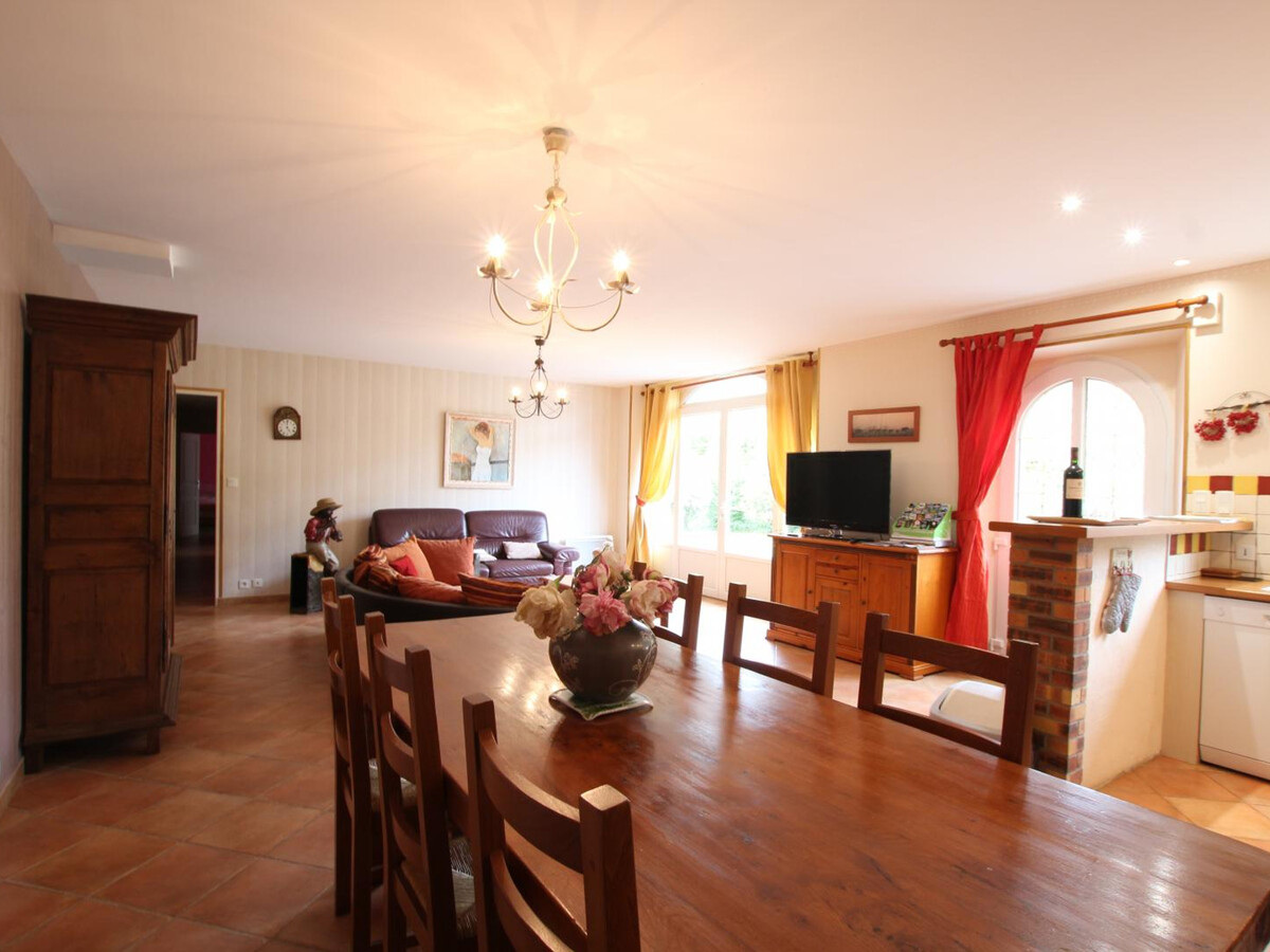 Gîte de plain-pied avec jardin clos à Montsurvent - Photo 2