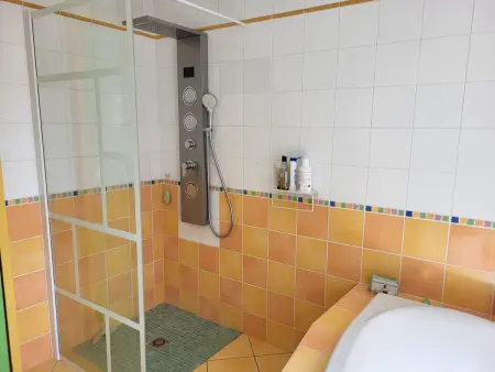 Maison avec piscine privée, près de la plage, à Longeville-sur-Mer - Photo 10