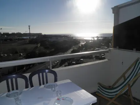 Location appartement à Sète, Studio-mezzanine lumineux avec parking à 150m des plages, animaux bienvenus