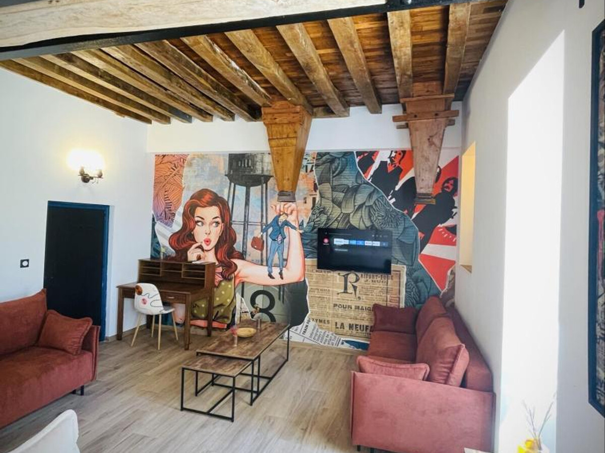 Gîte coloré graffiti pour 4-6 pers. à Montaigu-le-Blin - Photo 3