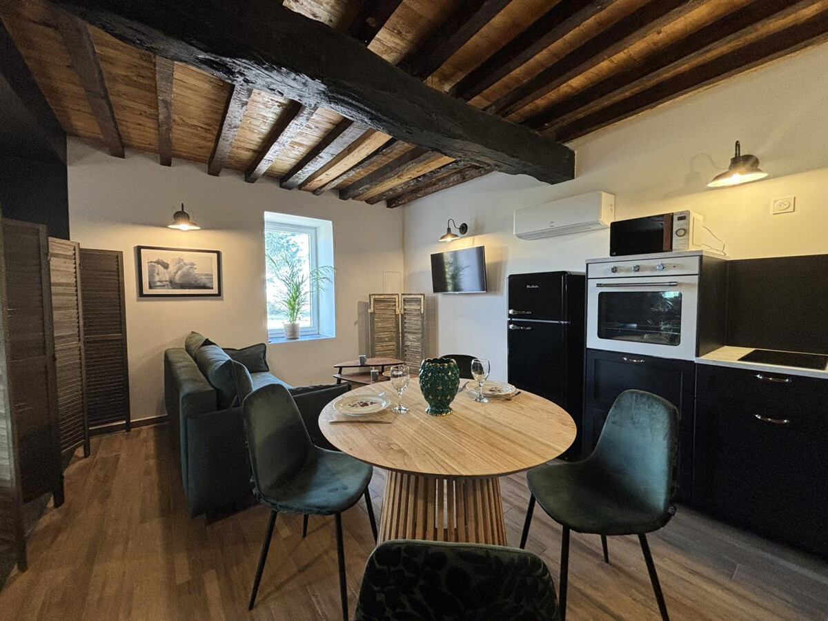 Studio avec spa et jardin à Montaigu-le-Blin - Photo 2