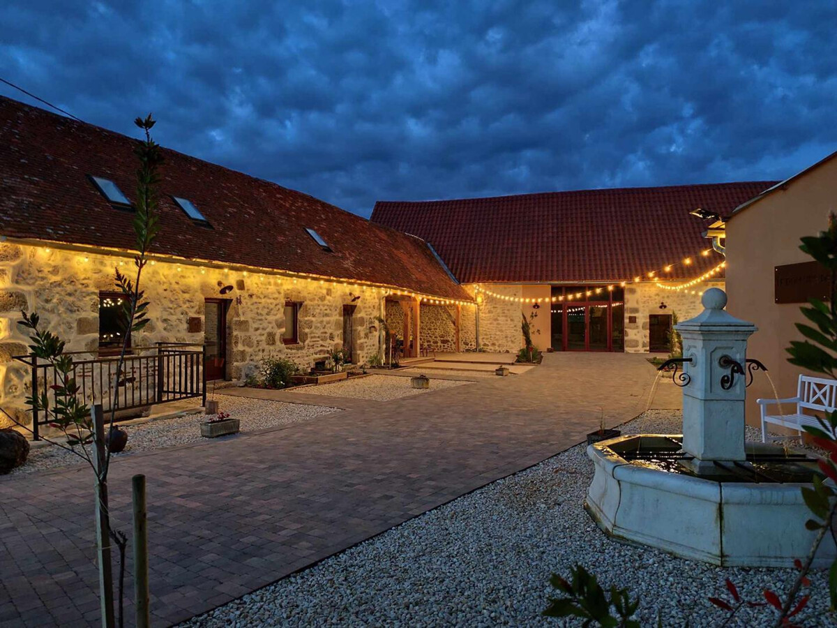 Gîte 4 personnes avec spa intérieur à Montaigu-le-Blin - Photo 2