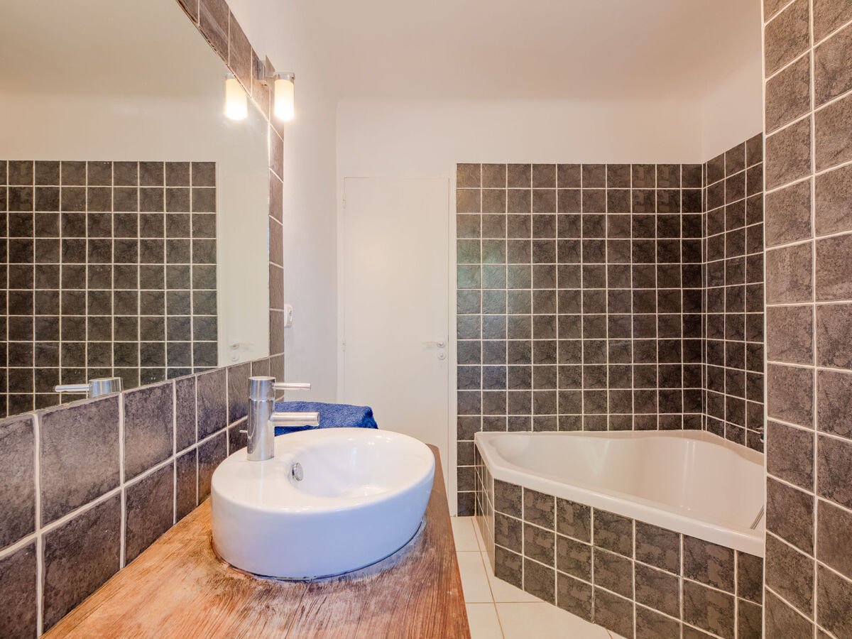 Apt 4 chambres 115 m² avec terrasse 32 m² à Saint Aygulf - Photo 4