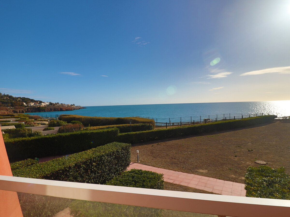 Studio cabine face à la mer avec terrasse à Sète - Photo 2