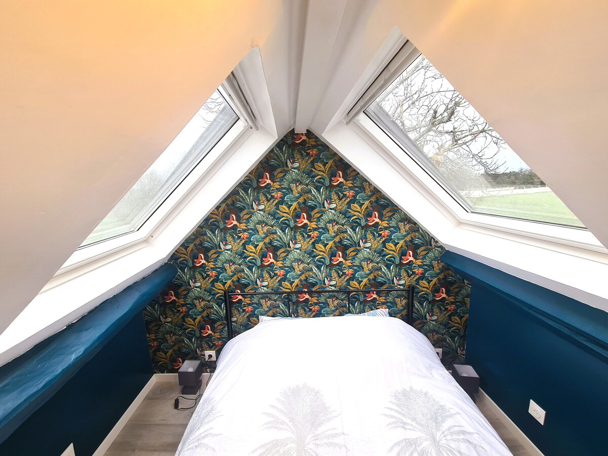 Gîte romantique Brenne : chambre sous toits avec Velux - Photo 10