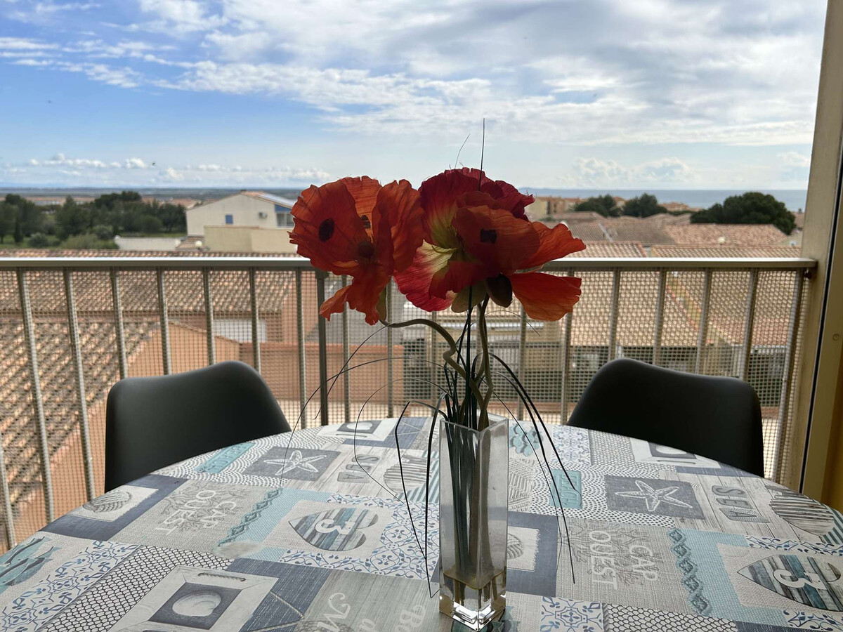Appartement 2 pièces avec piscine et terrasse vue mer - Photo 1