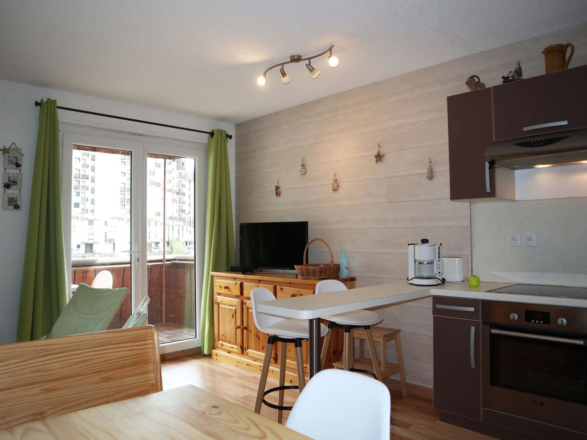 Studio 4 pers aux Orres, skis aux pieds, vue Sud - Photo 1