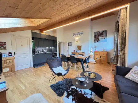Location appartement à Flumet, Duplex 3 chambres au pied des pistes avec piscine et parking