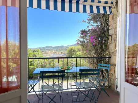 Location appartement à Bormes les Mimosas, Appartement calme, 500m plage, 4 couchages, parking inclus - Bormes Les Mimosas