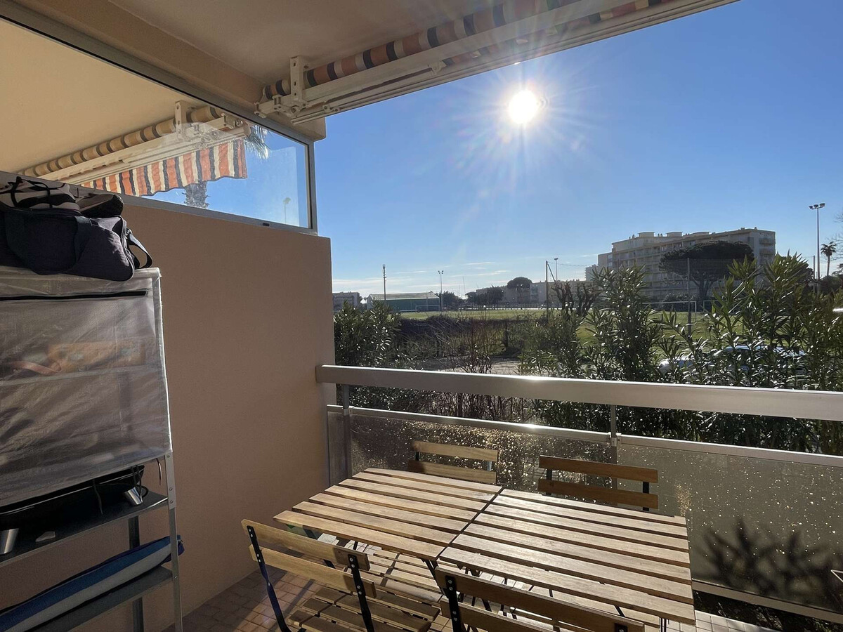 Studio climatisé avec terrasse sud et parking au Lavandou - Photo 1
