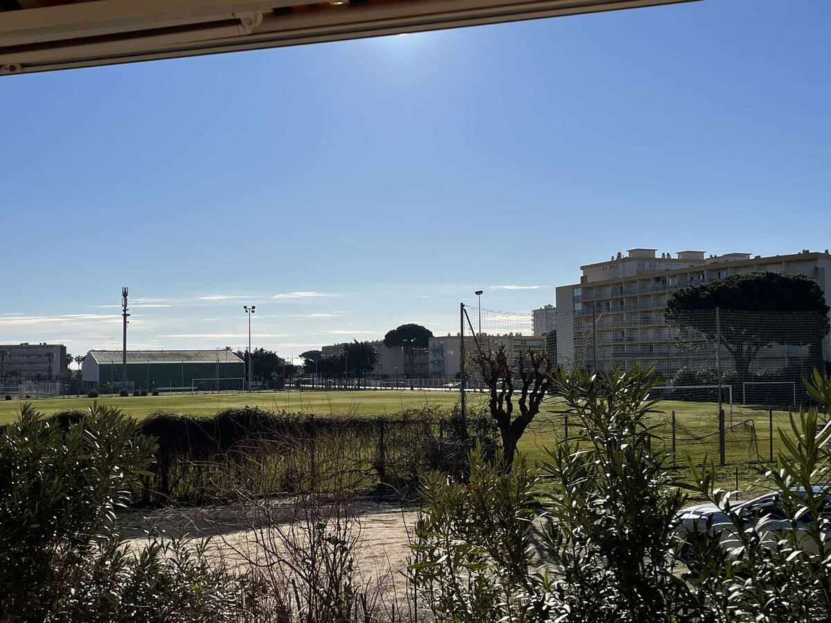Studio climatisé avec terrasse sud et parking au Lavandou - Photo 2