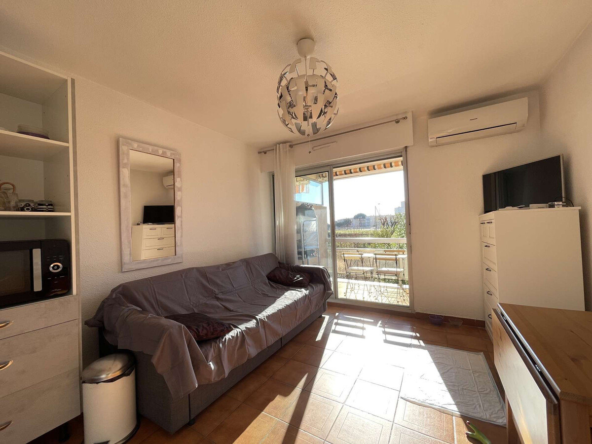 Studio climatisé avec terrasse sud et parking au Lavandou - Photo 8
