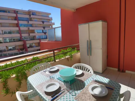 Location appartement à Sète, Appartement 33m² avec terrasse couverte au bord de mer, parking inclus