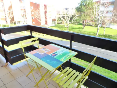 Charmant T2 avec Balcon, à 2 Pas de l'Hippodrome de Cabourg, Parking Privatif : photo 7