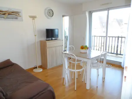 Appartement 2 pièces Cabourg, balcon vue mer et piscine : photo 2