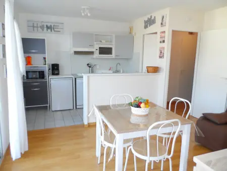 Appartement 2 pièces Cabourg, balcon vue mer et piscine : photo 4