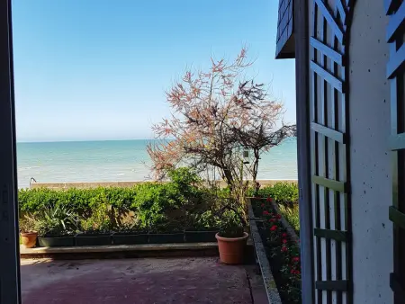 Cabourg : Appartement moderne 4/5 pièces, accès plage, 8 pers, jardin et terrasse, parking, WIFI : photo 2