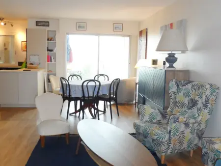 Cabourg : Appartement moderne 4/5 pièces, accès plage, 8 pers, jardin et terrasse, parking, WIFI : photo 6