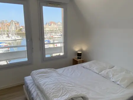 Bel Appartement Duplex 4 pièces avec Vue sur Port et Terrasse : photo 9