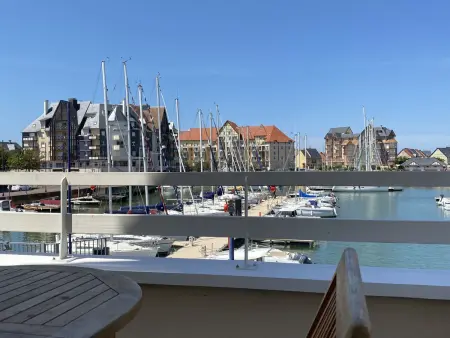 Bel Appartement Duplex 4 pièces avec Vue sur Port et Terrasse : photo 16