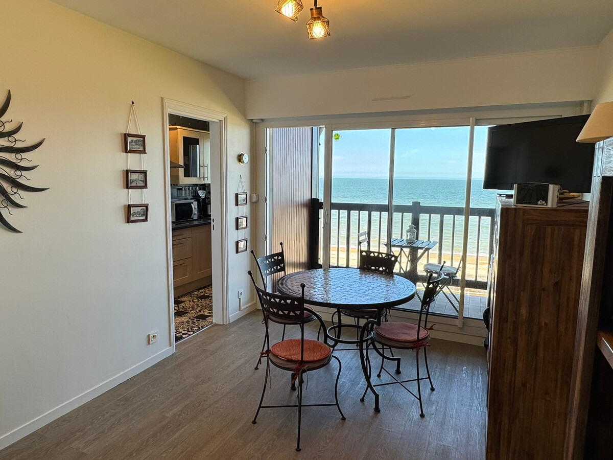 Studio face mer Cabourg, balcon panoramique, accès plage - Photo 2