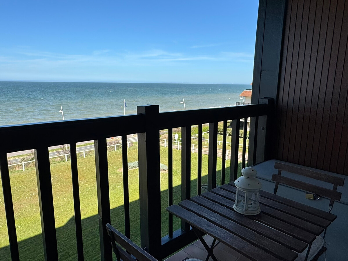 Studio face mer Cabourg, balcon panoramique, accès plage - Photo 4