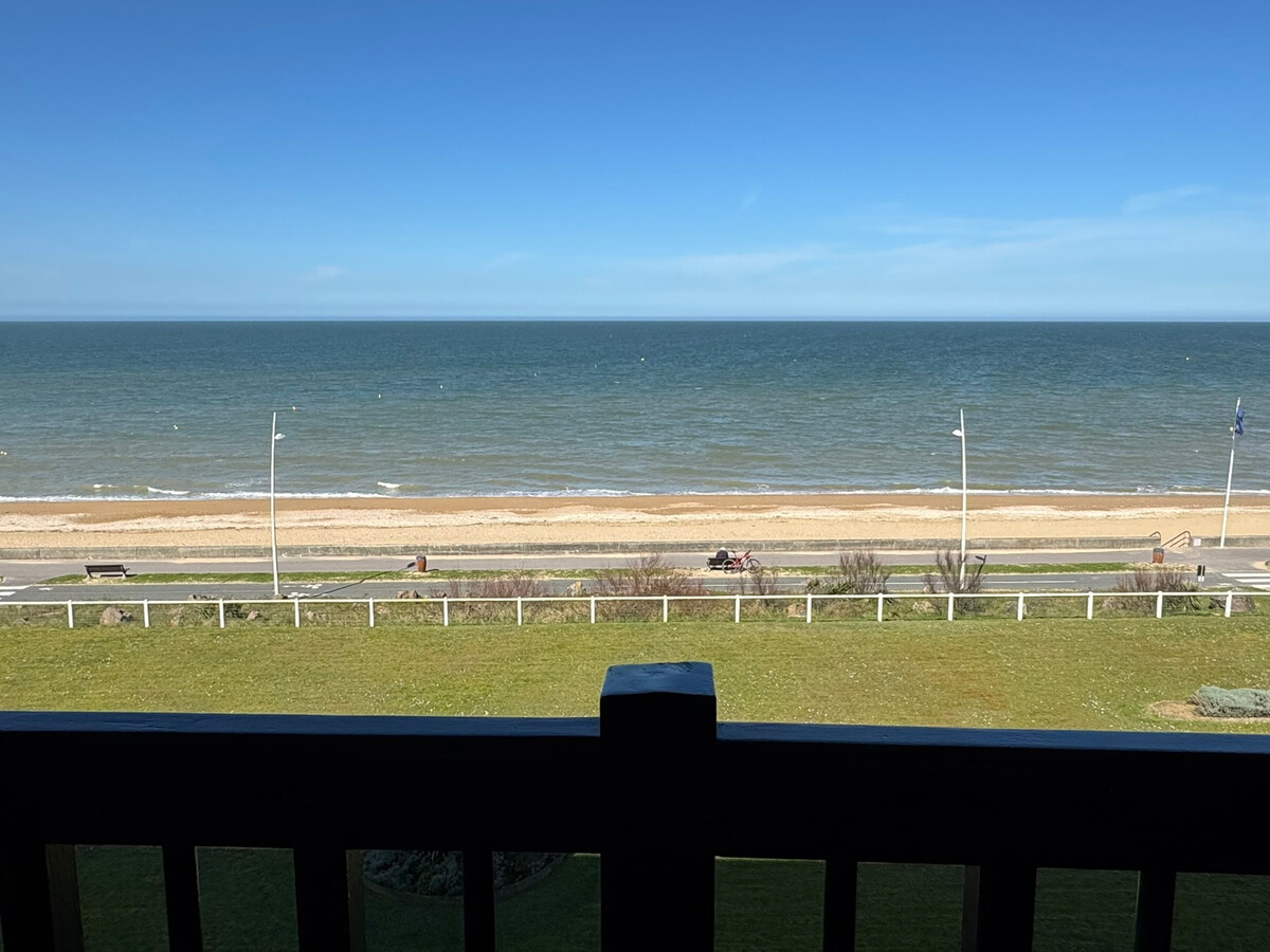 Studio face mer Cabourg, balcon panoramique, accès plage - Photo 5