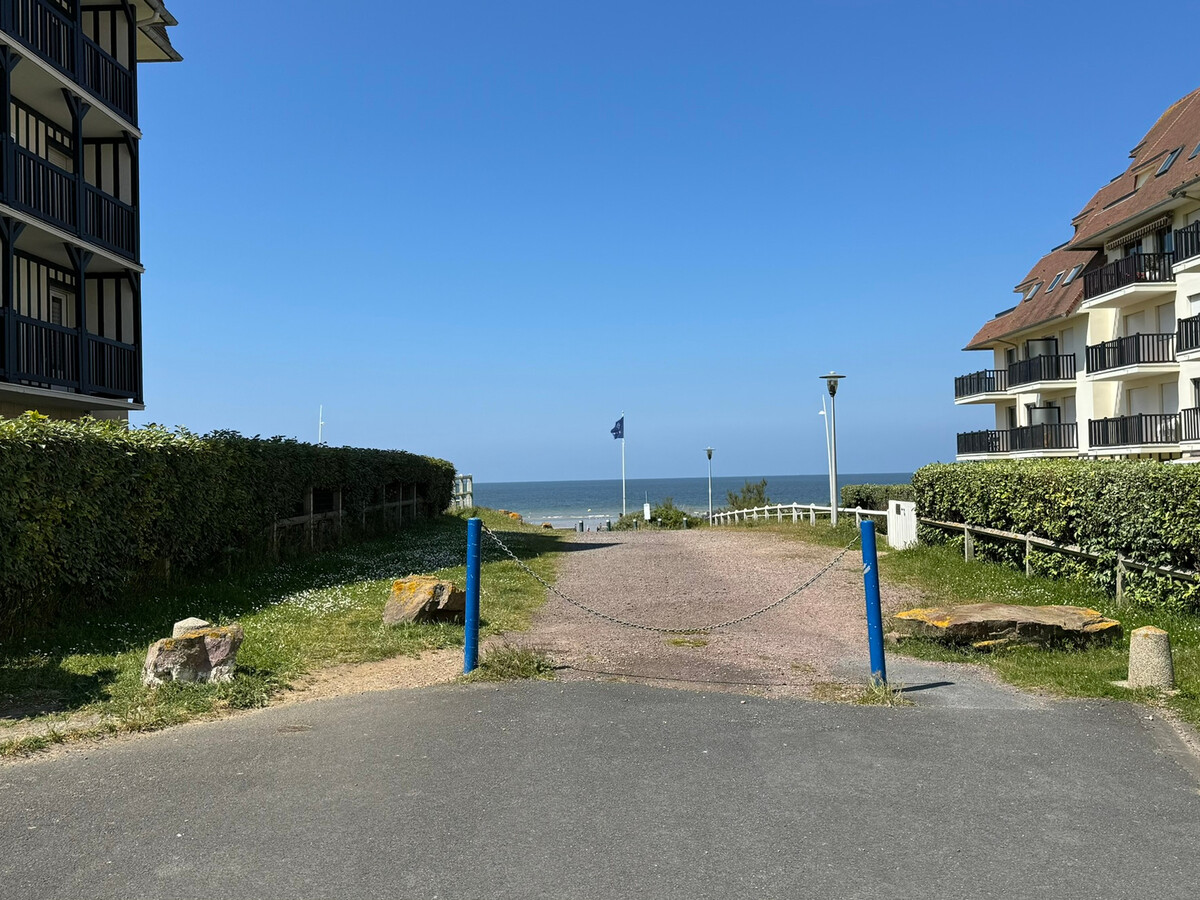 Studio face mer Cabourg, balcon panoramique, accès plage - Photo 11