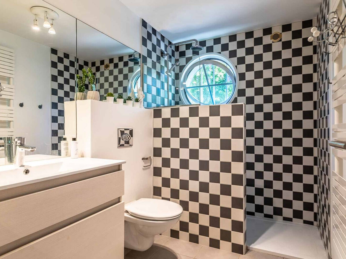 Villa d'architecte avec piscine chauffée et borne de recharge, parfaite pour des vacances en famille - Photo 16