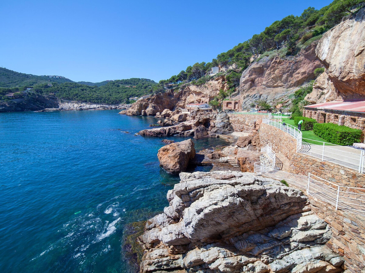Duplex vue mer à Begur, piscine d'eau salée et accès direct plage - Photo 12