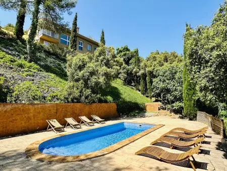 Location villa à Sant Feliu de Guíxols, Villa moderne avec piscine privée, climatisation et Wi-Fi à Sant Feliu de Guíxols