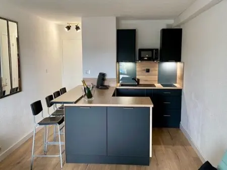 Location appartement à Marseillan Plage, Studio Rénové et Climatisé avec Terrasse, Parking Privé et Options Confort à Marseillan